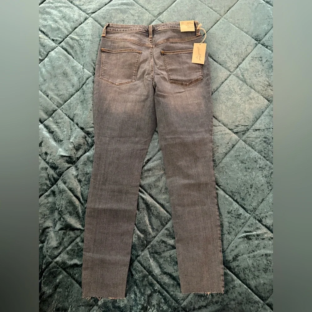 Universal Thread High Rise Distressed Skinny Jeans - Picture 3 of 5